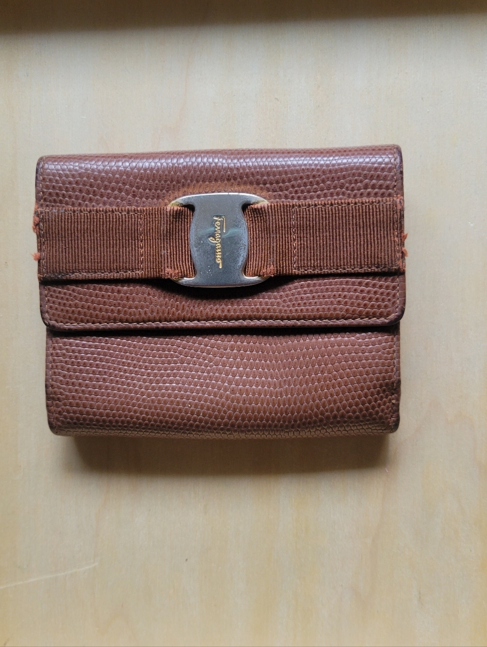 Vintage Salvatore Ferragamo Brown Lizard-Embossed Luxury TriFold Wallet